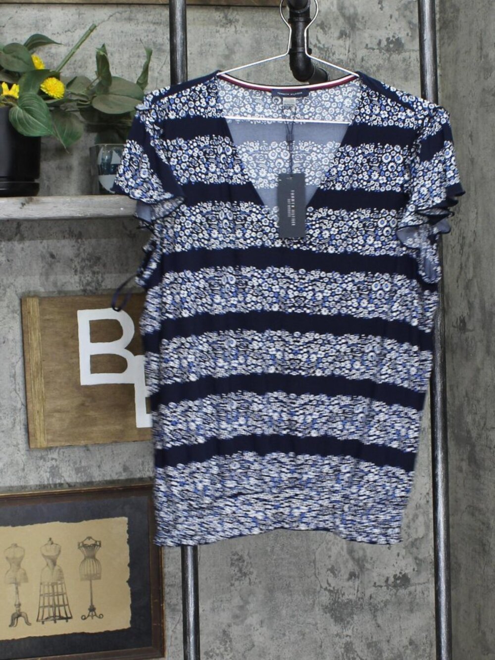 Tommy Hilfiger Women S Printed V Neck Flutter Sleeve Top H25Tm88H Xl Sz XL